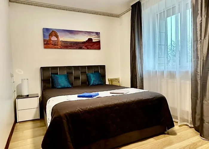 Апартаменти Neriesapartment No.2 Bedrooms Modern In Centrum Паланга